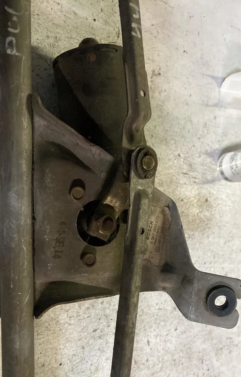 Moteur essuie-glace avant Volkswagen POLO III (6N1) 60 1.4 (1995-1999) occasion