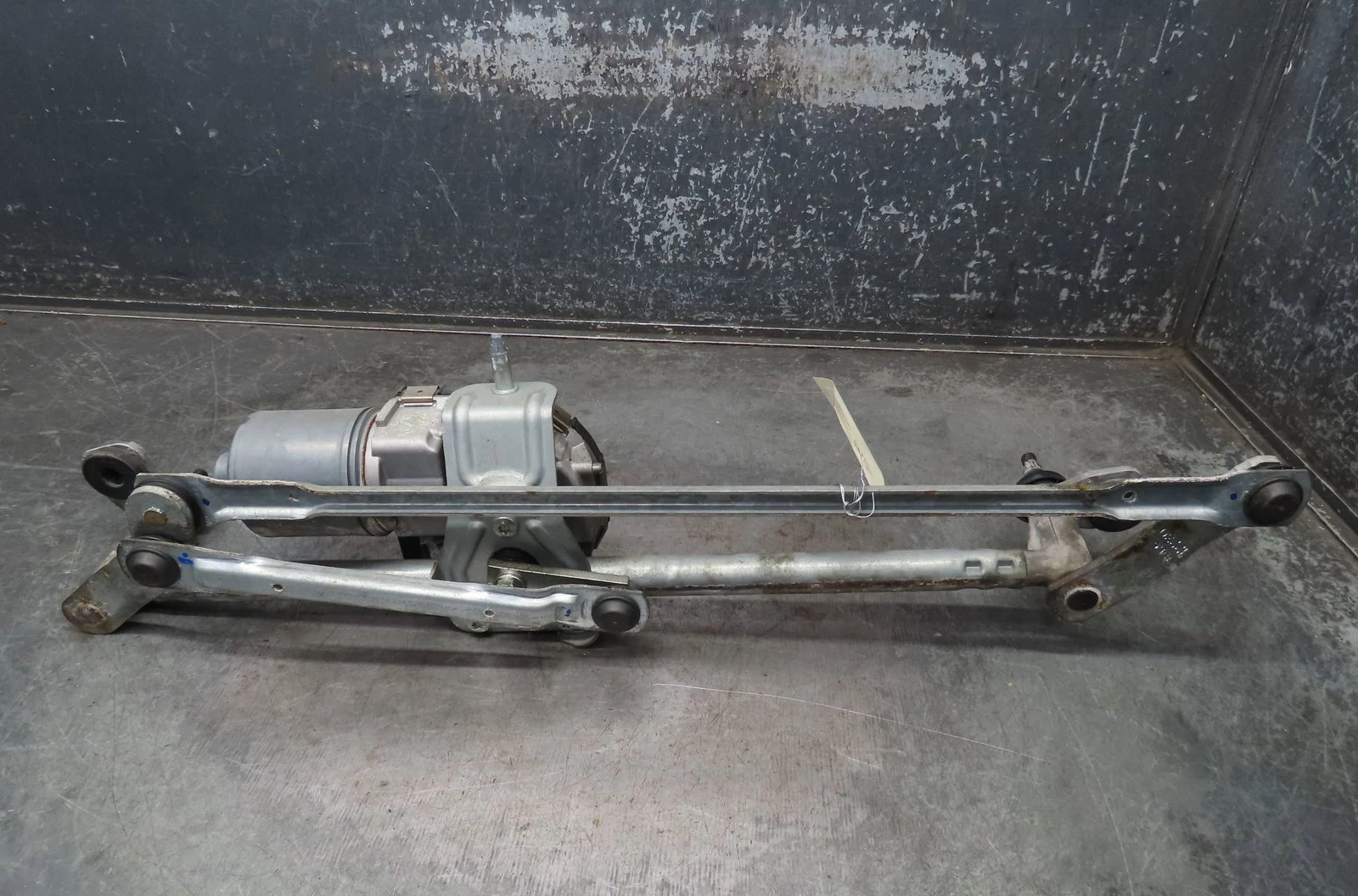 Moteur essuie-glace avant Volkswagen SCIROCCO III (137, 138) 2.0 tfsi (2008-2009) occasion