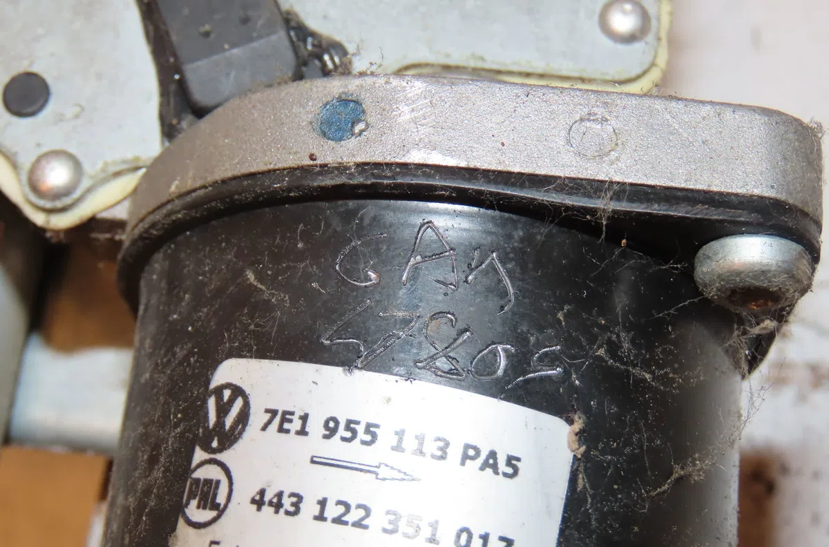 Moteur essuie-glace avant Volkswagen TRANSPORTER V Camionnette (7HA, 7HH, 7EA, 7EH) 1.9 tdi (2006-2009) occasion