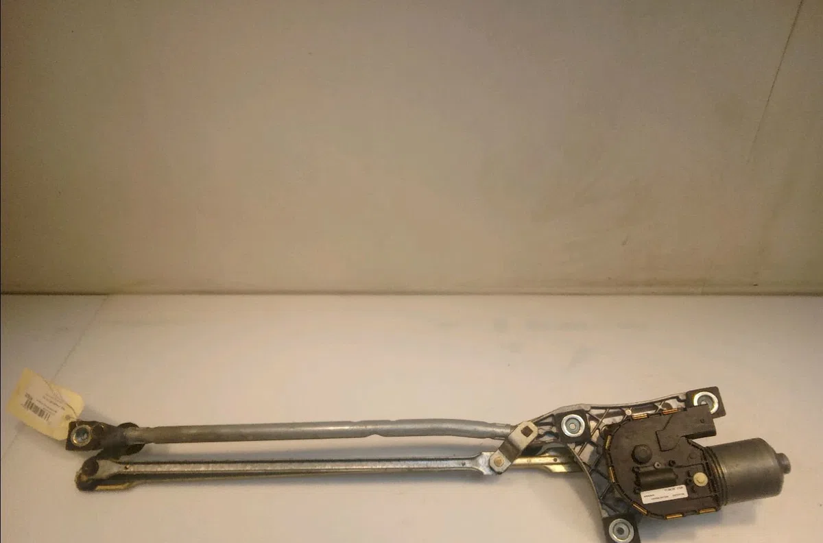 Moteur essuie-glace avant Volvo C30 (533) D2 (2010-2012) occasion