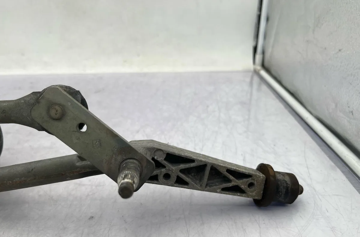 Moteur essuie-glace avant VOLVO V 70 1 PHASE 2 BREAK occasion