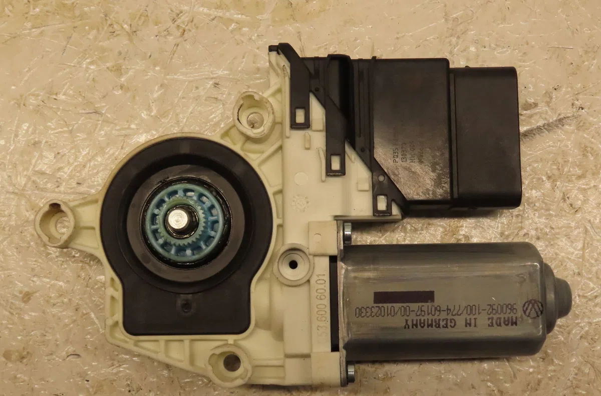 Moteur leve-vitre ard Volkswagen JETTA IV (162, 163, AV3, AV2) 1.4 tsi hybrid (2011) occasion