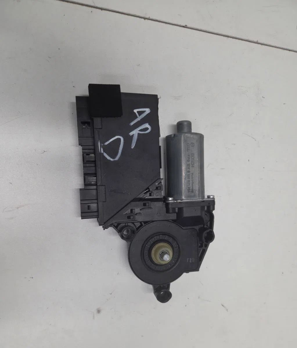 Moteur leve-vitre ard VOLKSWAGEN TOUAREG 1 PHASE 1 occasion
