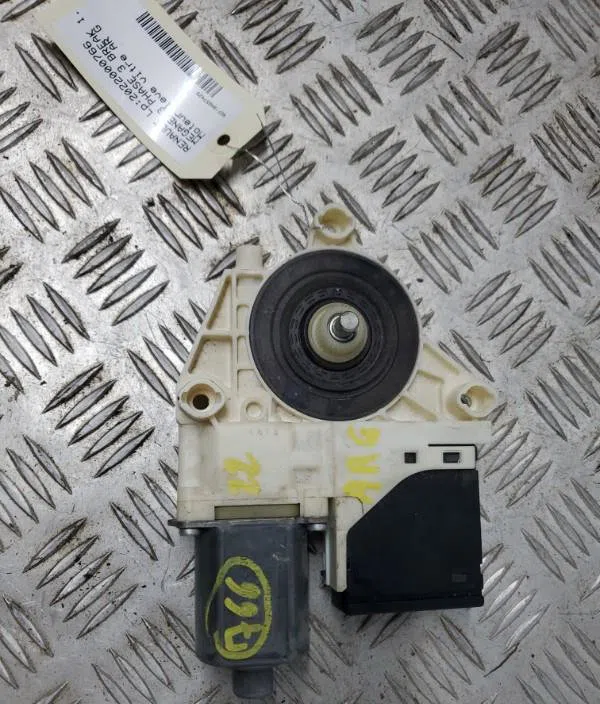 Moteur leve-vitre arg RENAULT MEGANE 3 PHASE 3 BREAK occasion
