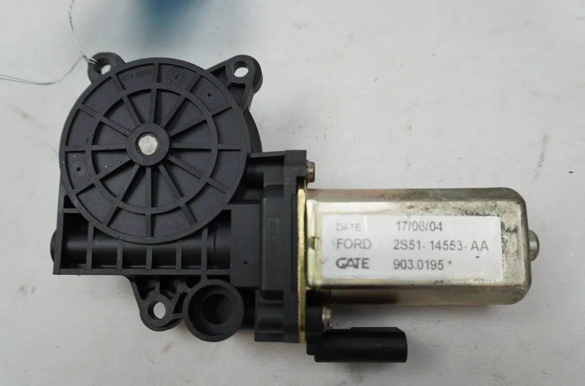 Moteur leve-vitre avd Ford FIESTA V (JH_, JD_) 1.3 (2001-2008) 3 portes occasion