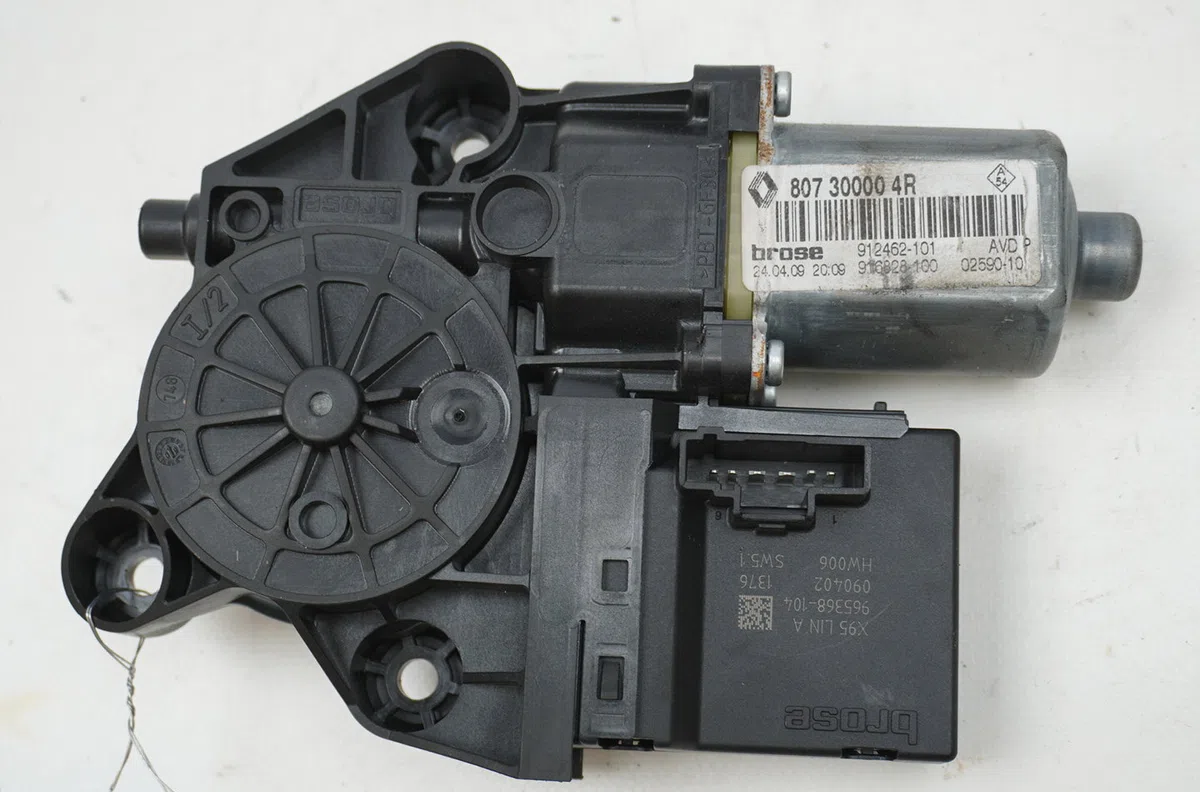 Moteur leve-vitre avd Renault MEGANE III 3-5 portes (BZ0-1_, B3_) 1.5 dci (2009) 5 portes occasion