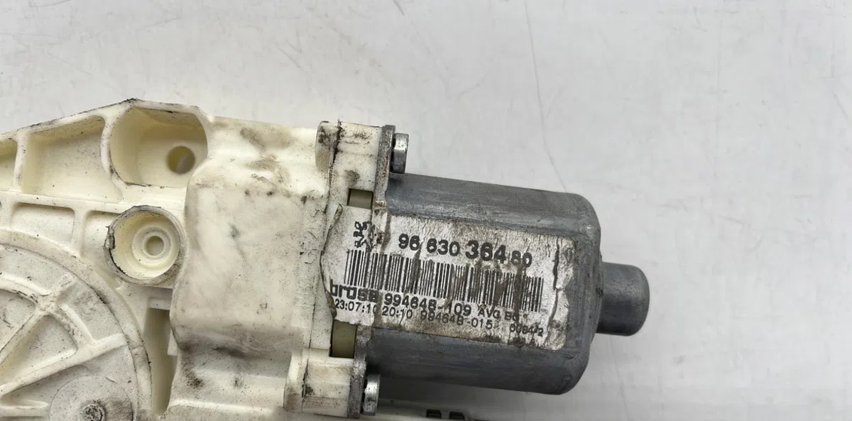 Moteur leve-vitre avg PEUGEOT 407 PHASE 1 occasion