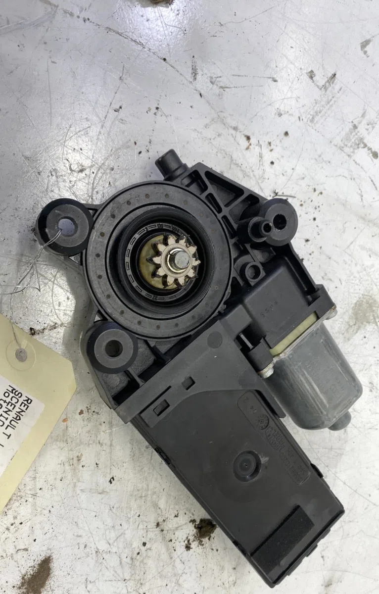 Moteur leve-vitre avg Renault SCÉNIC III (JZ0-1_) 1.5 dci (2009) 5 portes occasion