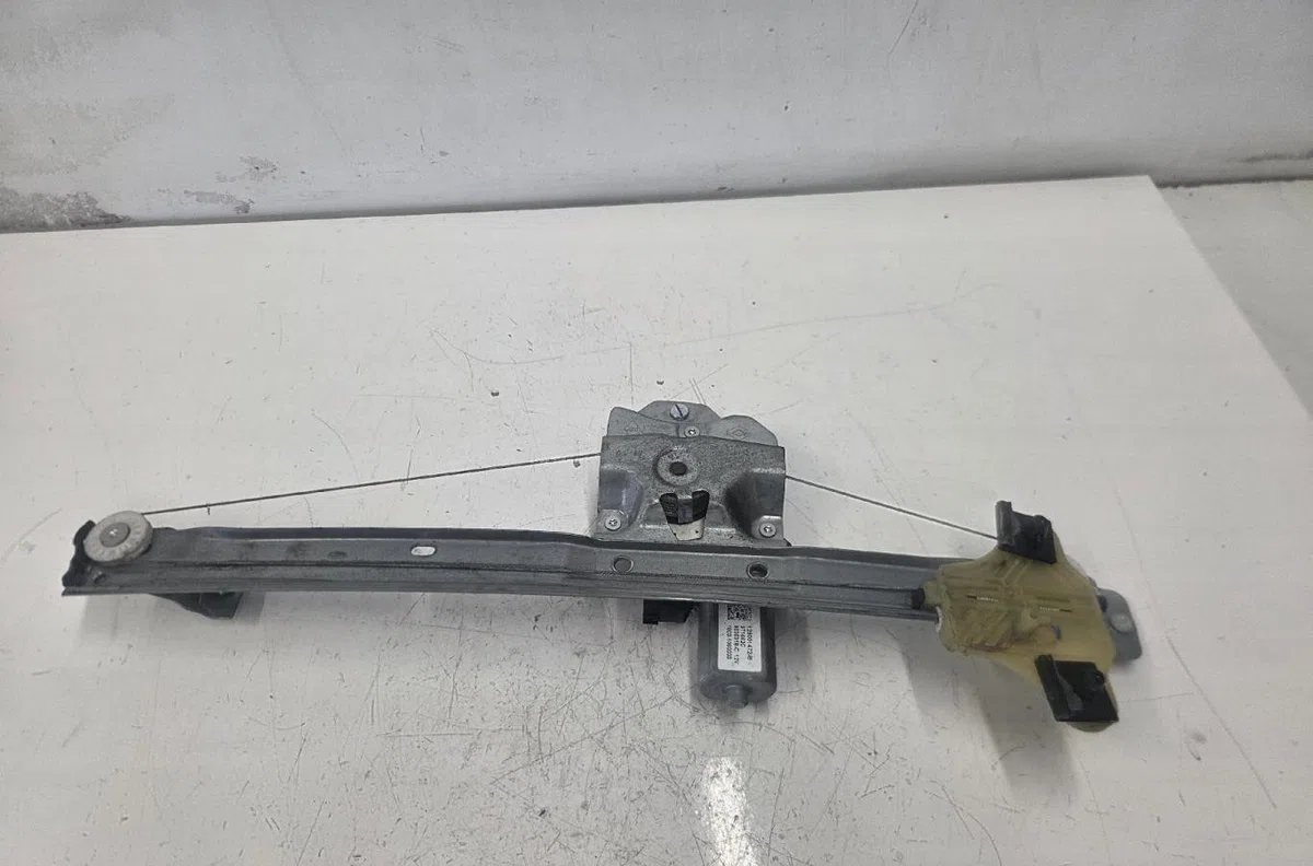 Moteur leve-vitre avg RENAULT TWINGO 3 PHASE 1 occasion