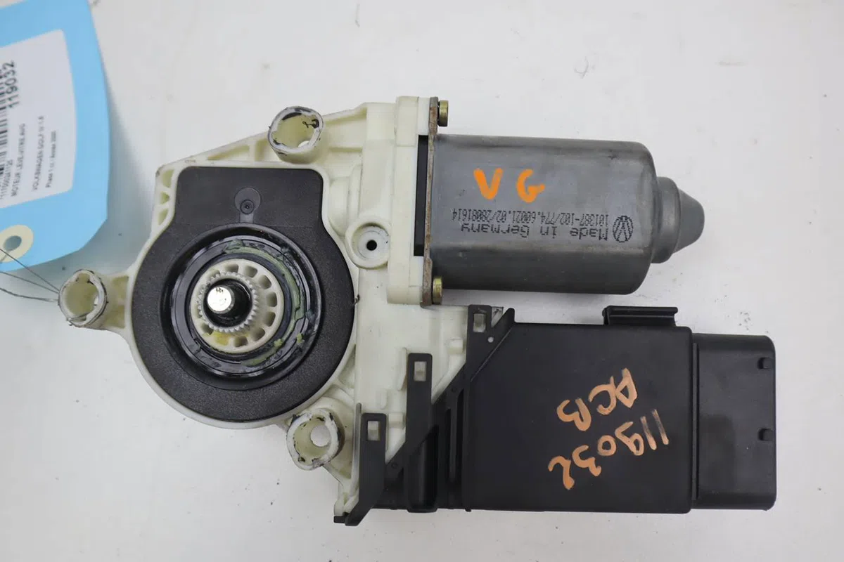 Moteur leve-vitre avg Volkswagen GOLF IV (1J1) 1.6 (1997-2004) occasion