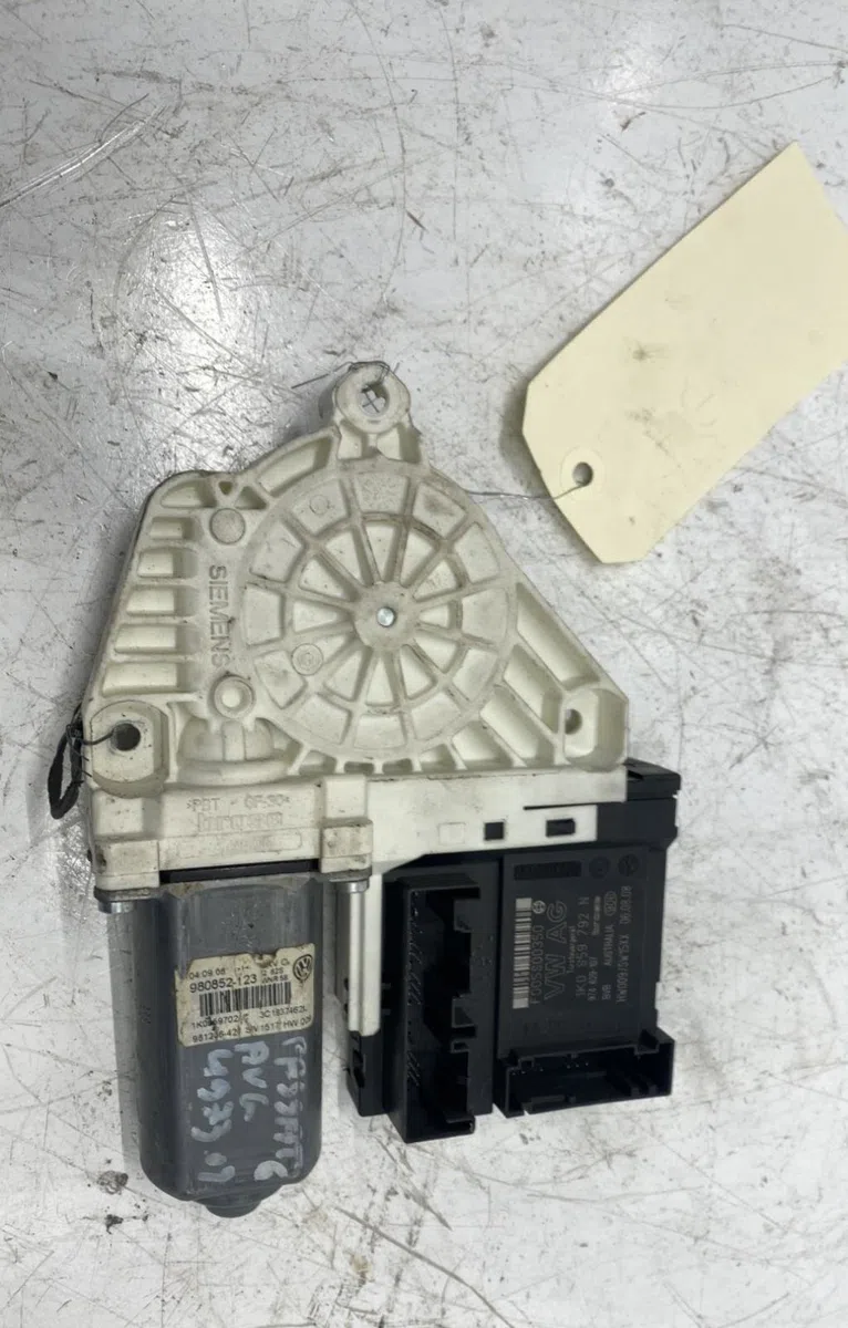 Moteur leve-vitre avg Volkswagen PASSAT B6 (3C2) 1.9 tdi (2005-2010) 4 portes occasion