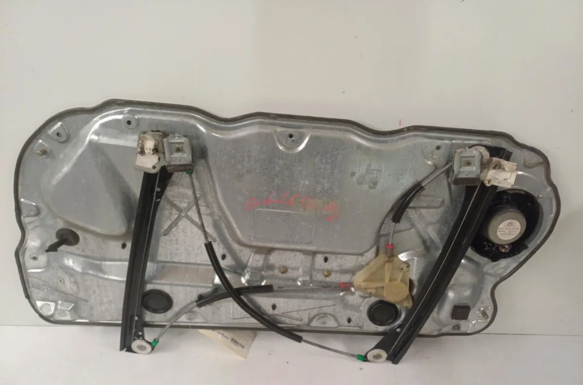 Moteur leve-vitre avg VOLKSWAGEN POLO 4 PHASE 1 occasion