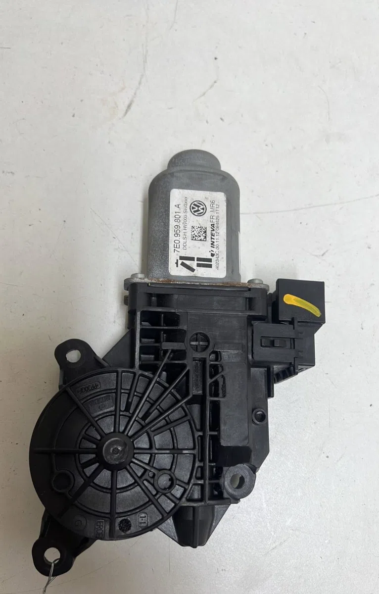 Moteur leve-vitre avg Volkswagen TRANSPORTER V Autobus-Autocar (7HB, 7HJ, 7EB, 7EJ) 2.0 tdi (2010-2015) occasion