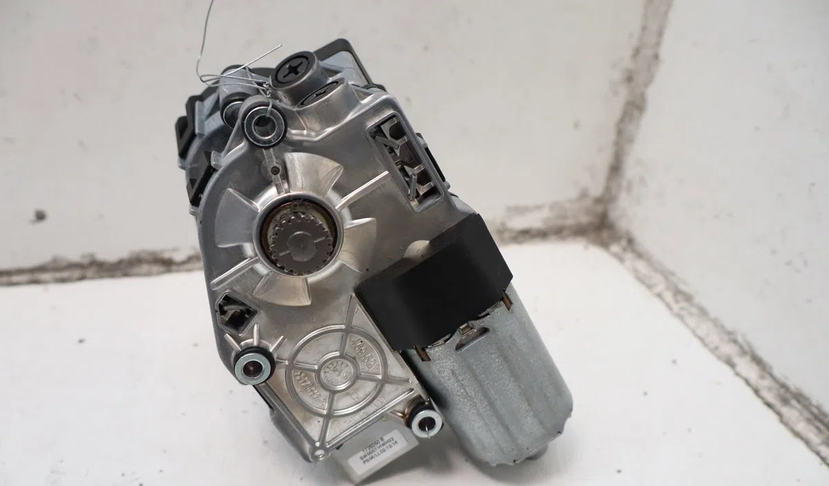 Moteur toit ouvrant Audi Q3 (8UB, 8UG) 2.0 tdi (2011-2018) occasion