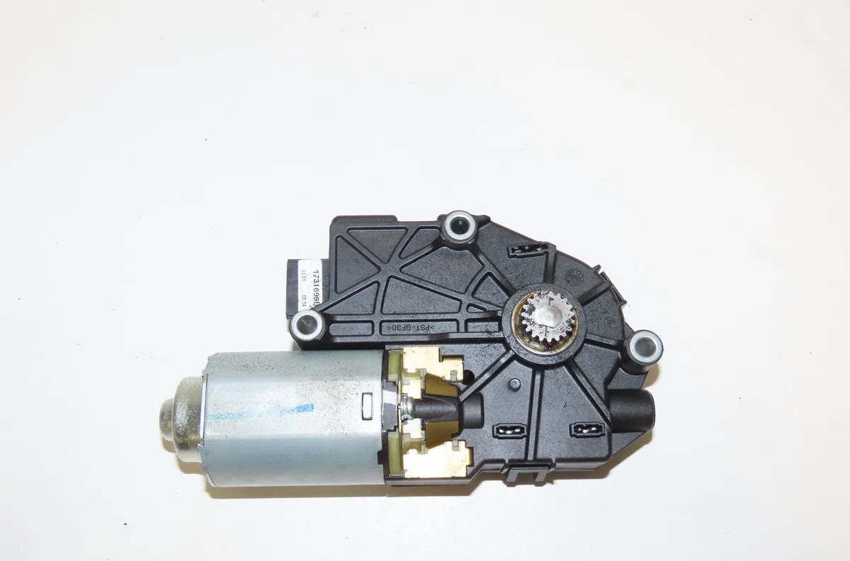 Moteur toit ouvrant Bmw 1 (F20) 118 d (2011-2015) occasion