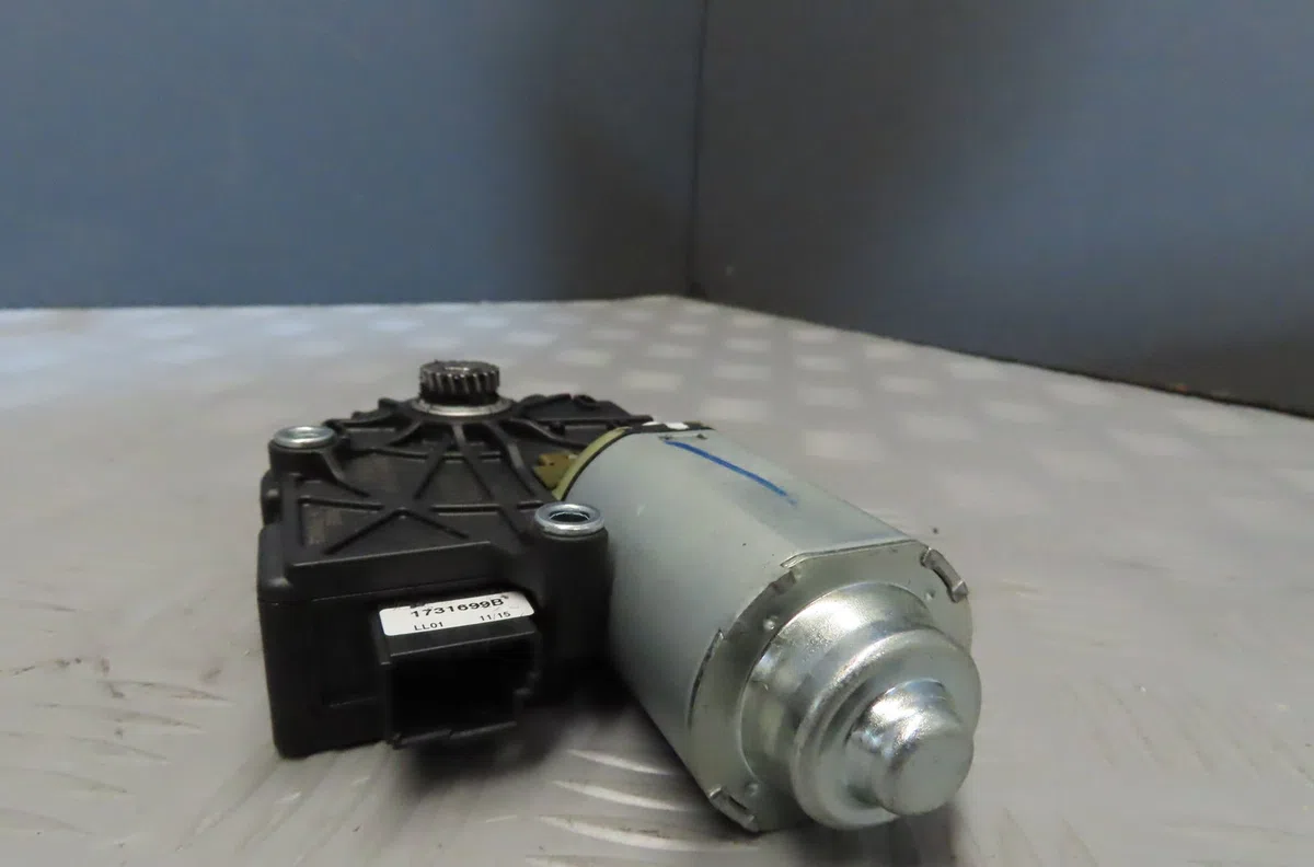 Moteur toit ouvrant BMW SERIE 1 2015 occasion