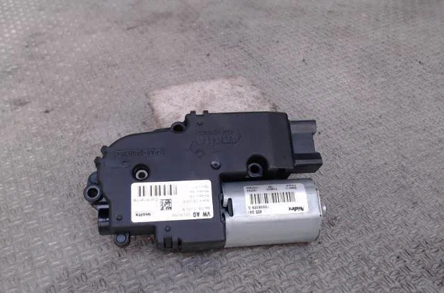 Moteur toit ouvrant Volkswagen SCIROCCO III (137, 138) 2.0 tdi (2010-2017) occasion