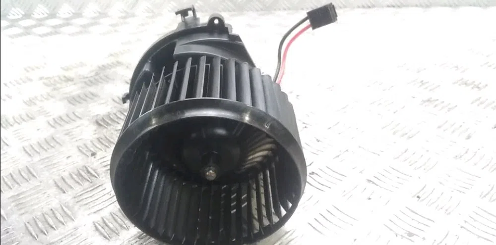Moteur ventilateur chauffage Bmw 1 (F40) 118 d (2019) occasion