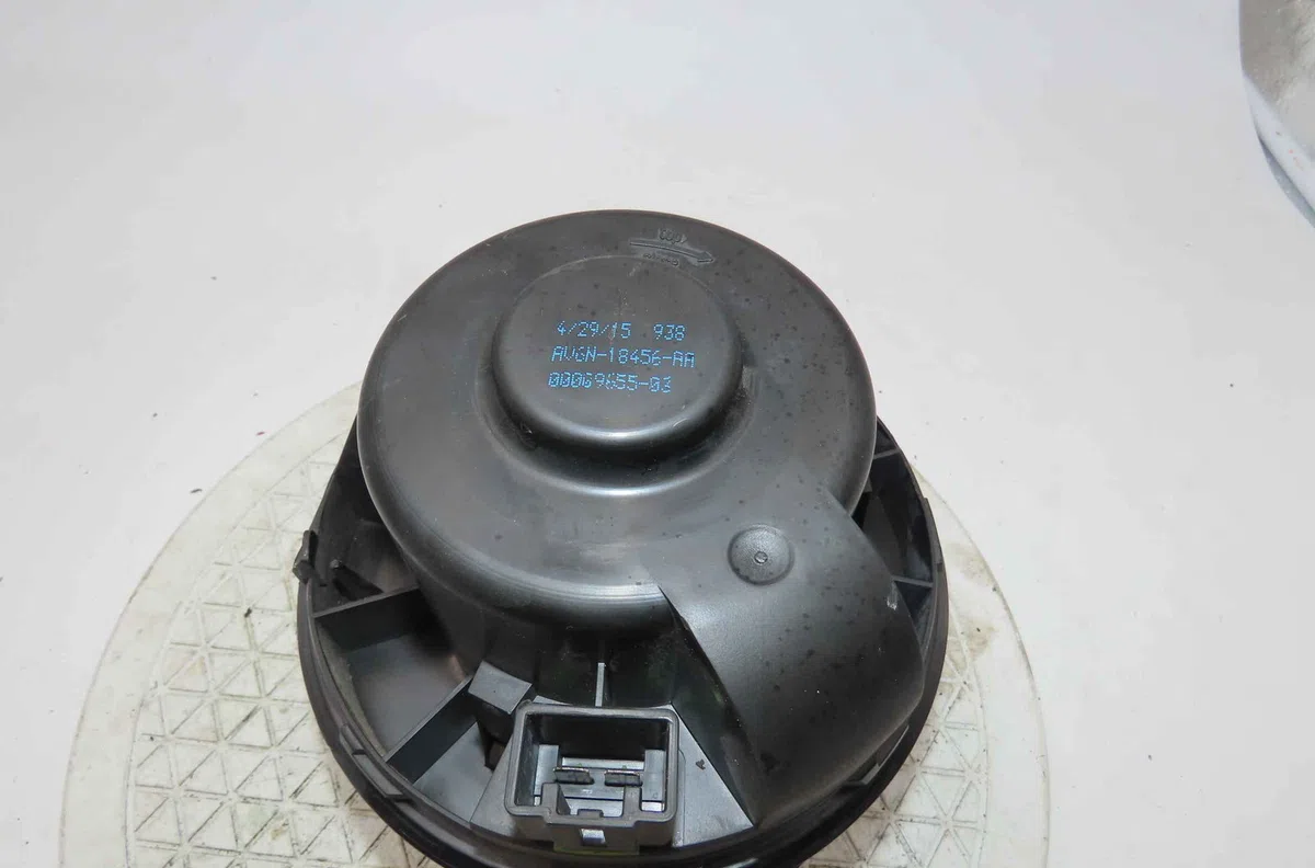 Moteur ventilateur chauffage FORD CMAX II occasion