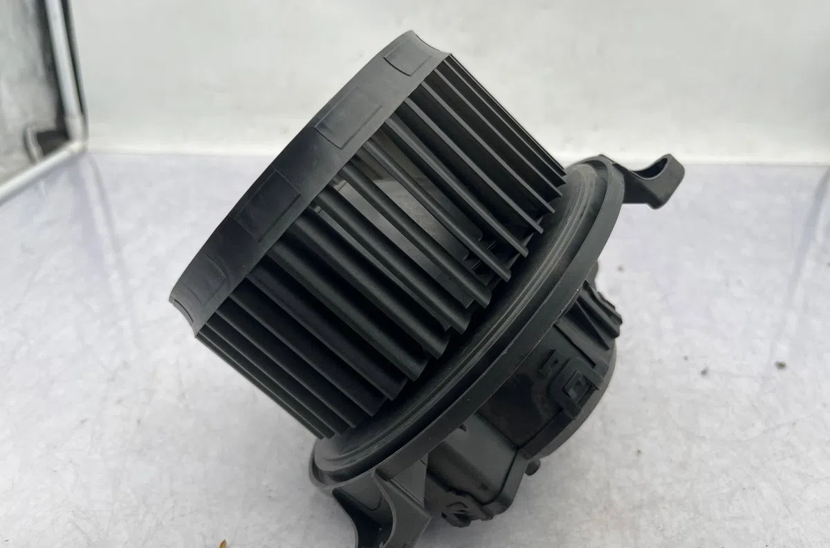 Moteur ventilateur chauffage FORD FIESTA 7 PHASE 1 occasion