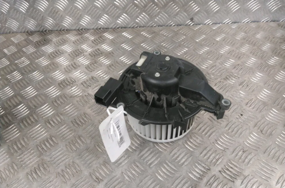 Moteur ventilateur chauffage Iveco DAILY VI Camion plate-forme-Châssis 33s13, 35s13, 35c13 (2014) occasion