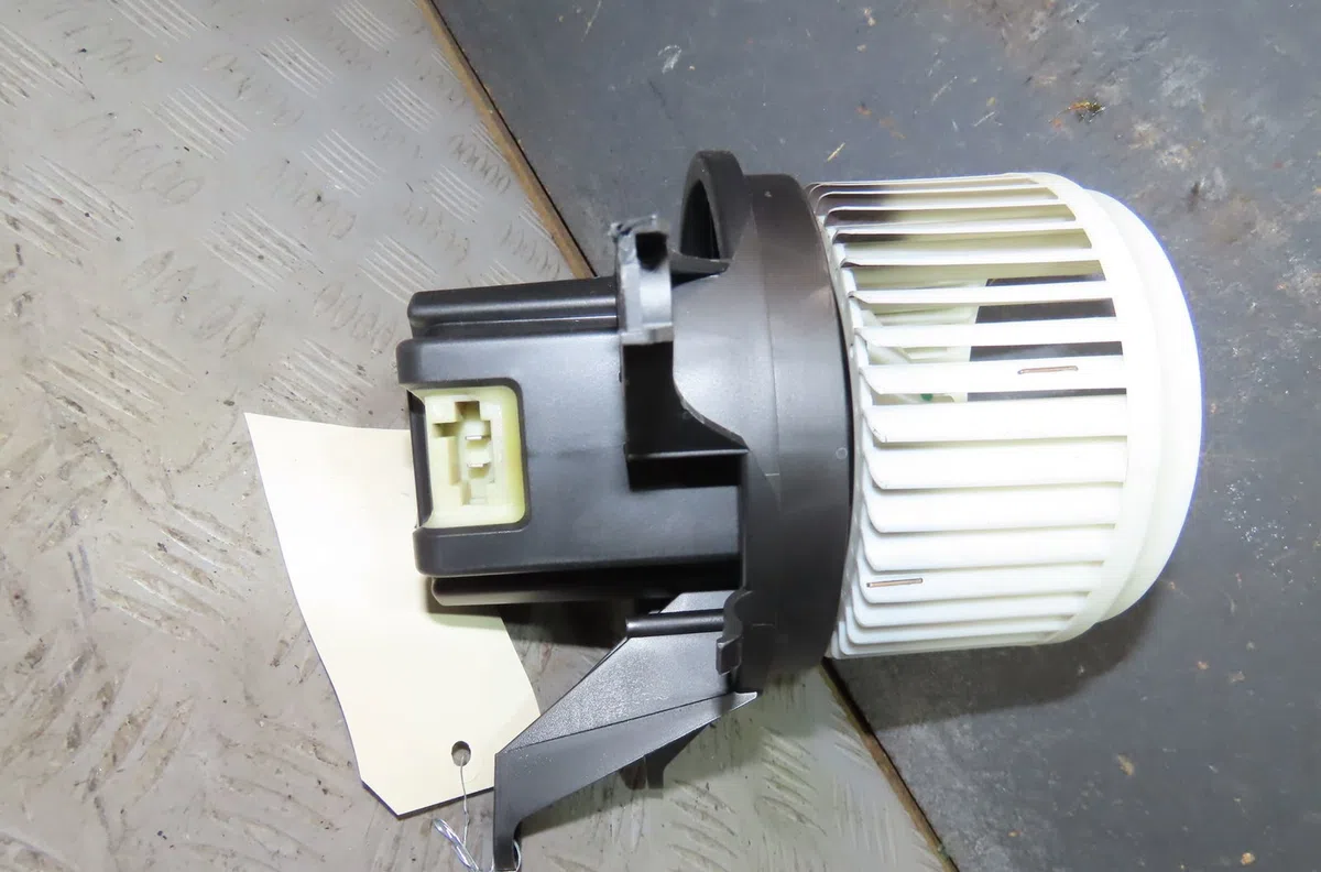 Moteur ventilateur chauffage Jeep RENEGADE SUV (BU, B1, BV) 1.0 gse t3 (2018) occasion