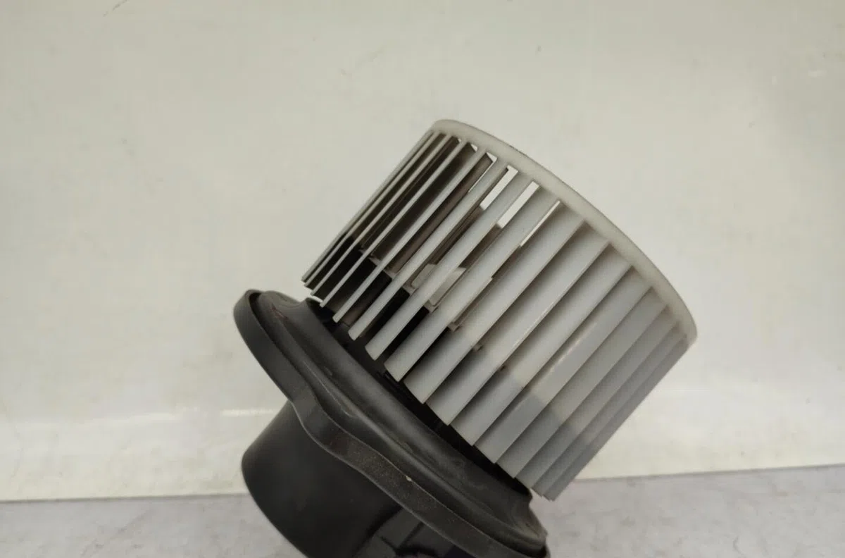 Moteur ventilateur chauffage KIA CEE-D 1 SPORT WAGON PHASE 1 BREAK occasion