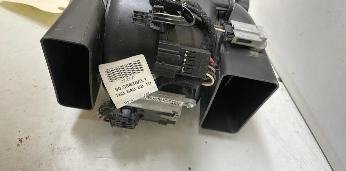 Moteur ventilateur chauffage Mercedes-benz CLASSE M (W163) Ml 270 cdi (163.113) (1999-2005) occasion