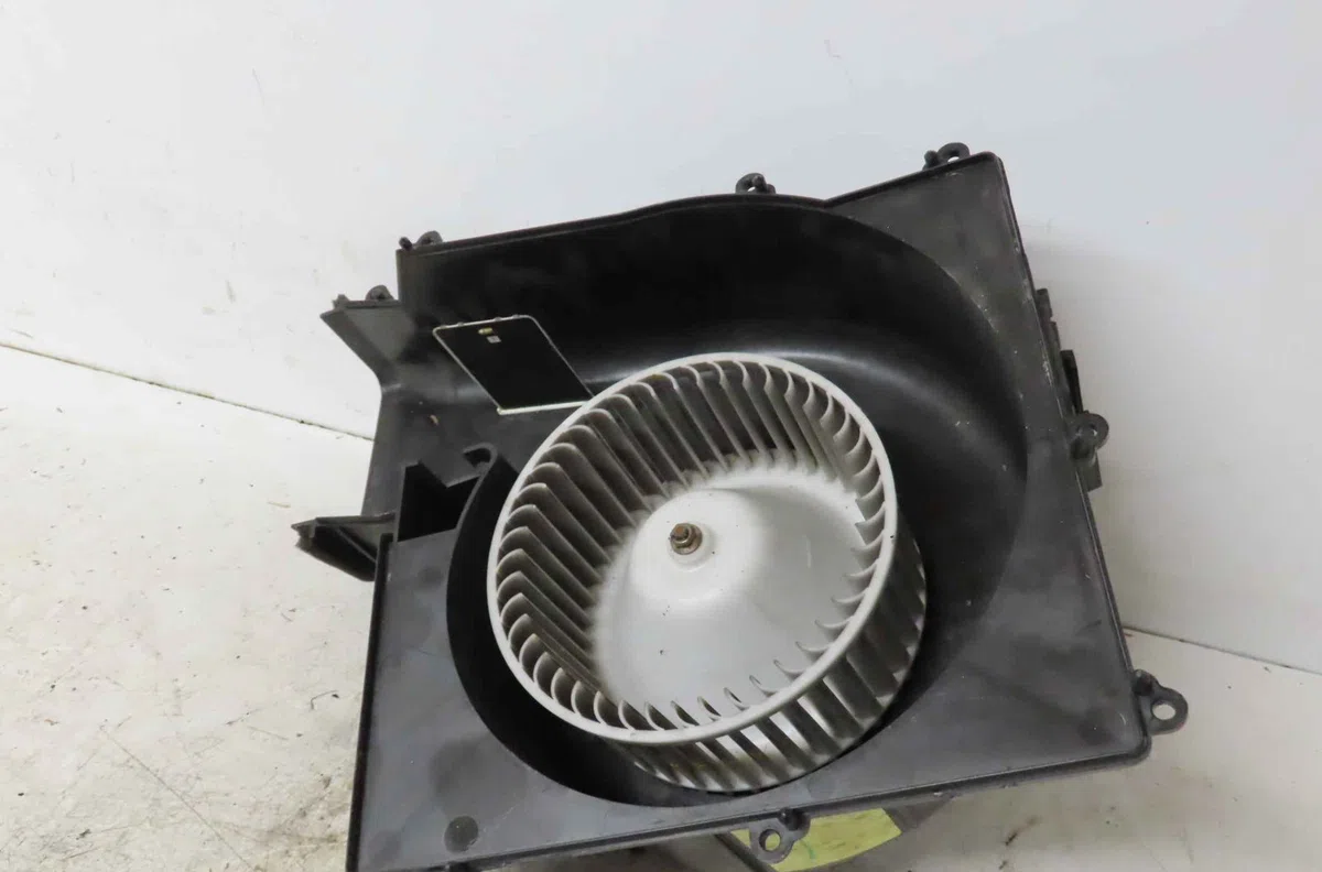 Moteur ventilateur chauffage NISSAN ALMERA TINO occasion