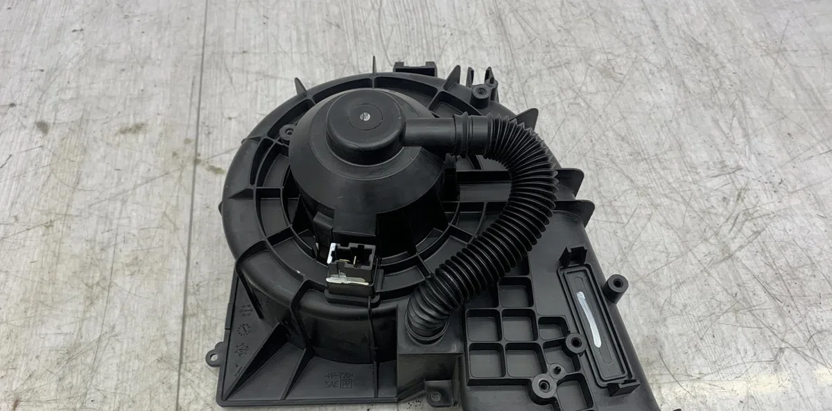 Moteur ventilateur chauffage NISSAN ALMERA TINO PHASE 2 occasion