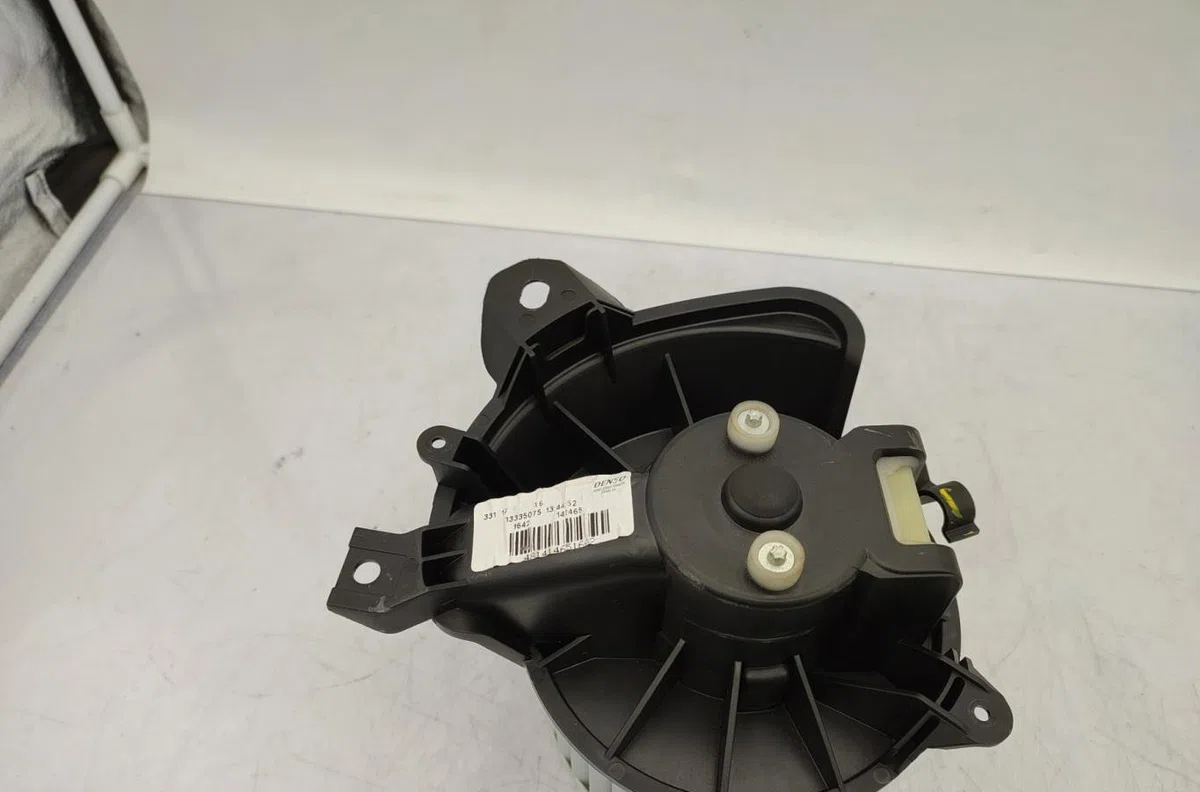 Moteur ventilateur chauffage OPEL CORSA E occasion