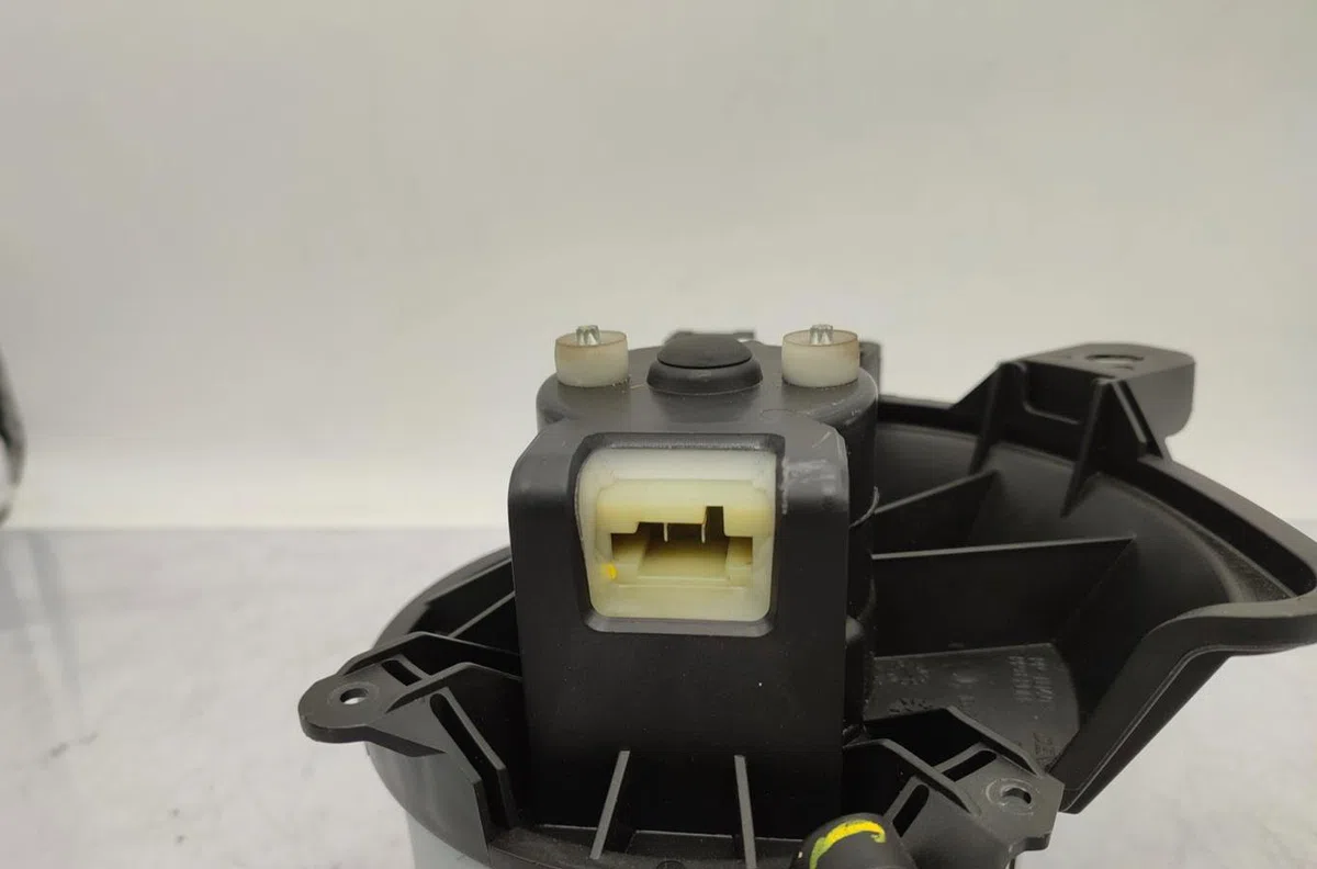Moteur ventilateur chauffage OPEL CORSA E occasion