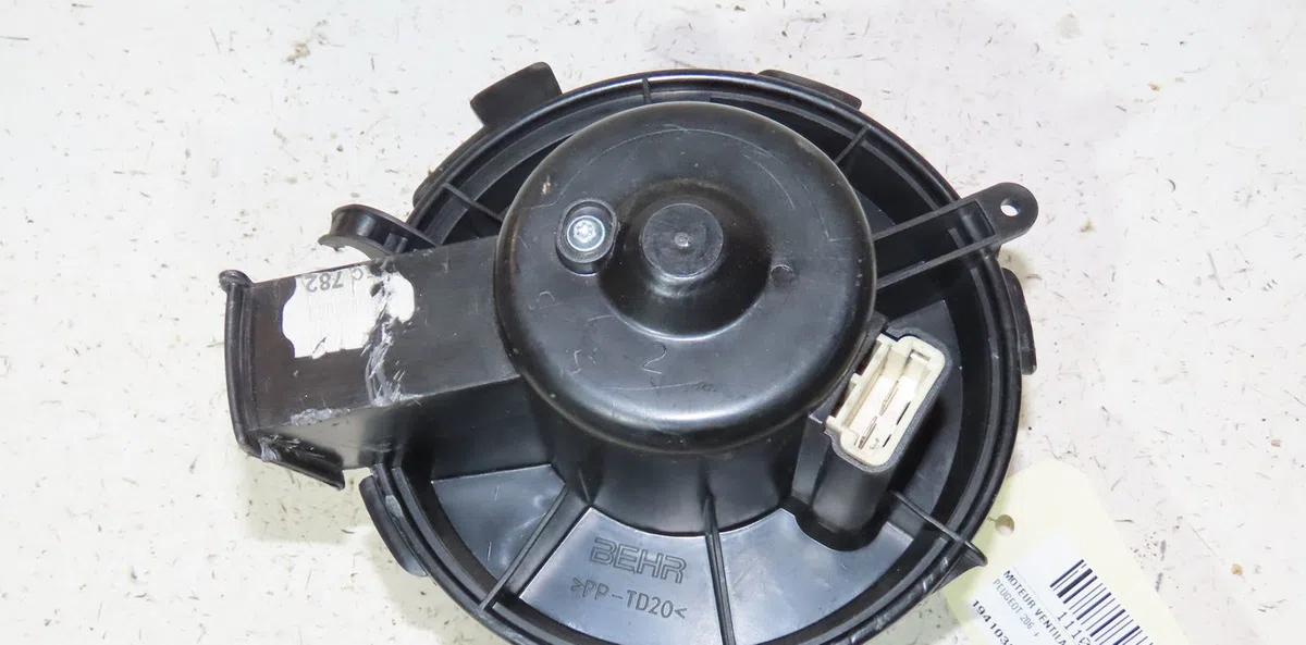Moteur ventilateur chauffage Peugeot 206 (2L_, 2M_) 1.4 i (2010-2013) occasion