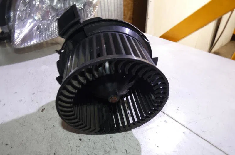 Moteur ventilateur chauffage PEUGEOT 206 PHASE 1 BREAK occasion