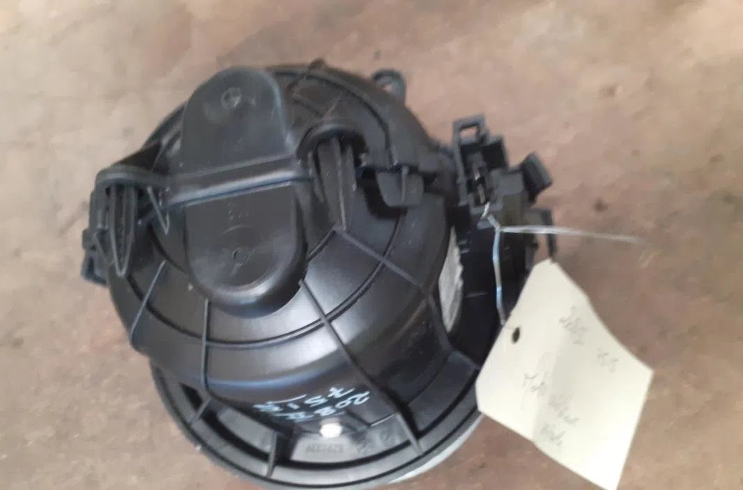 Moteur ventilateur chauffage Peugeot 208 II (UB_, UP_, UW_, UJ_) 1.2 puretech 75 (2019) occasion
