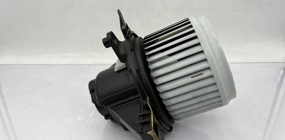 Moteur ventilateur chauffage PEUGEOT 3008 2 PHASE 1 occasion