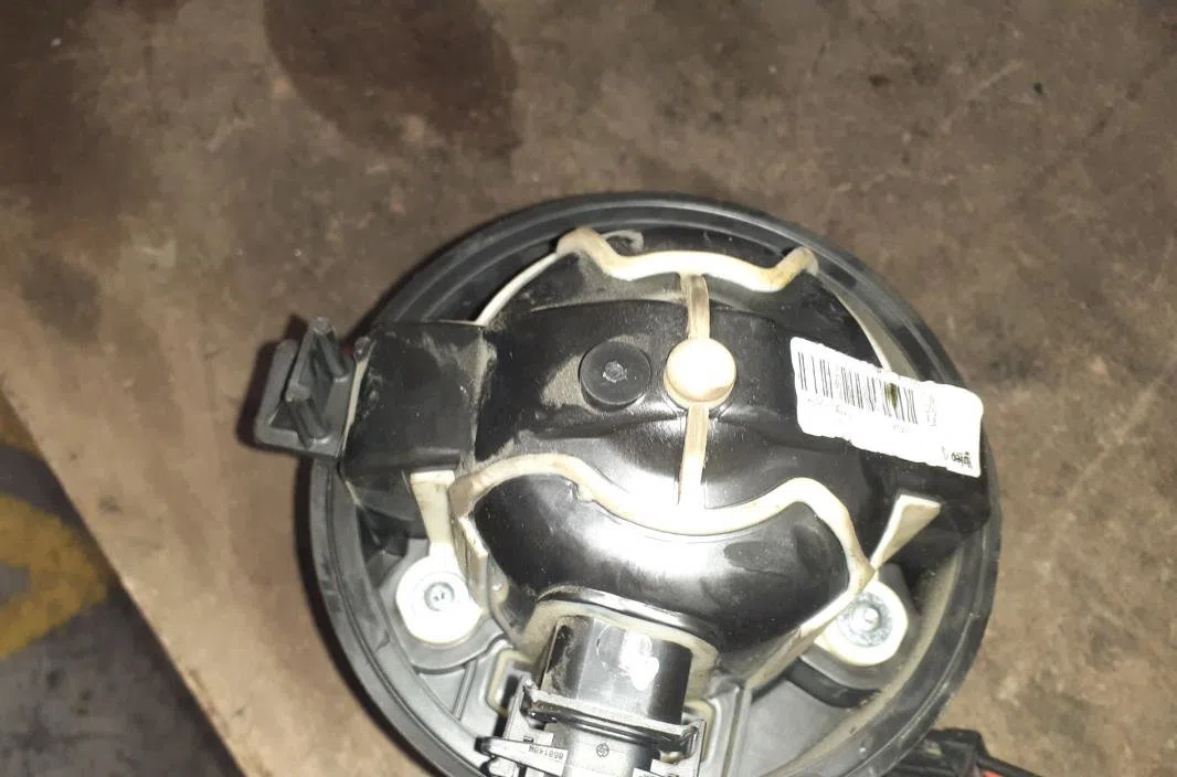 Moteur ventilateur chauffage Peugeot 308 I (4A_, 4C_) 1.6 hdi (2007-2014) 5 portes occasion
