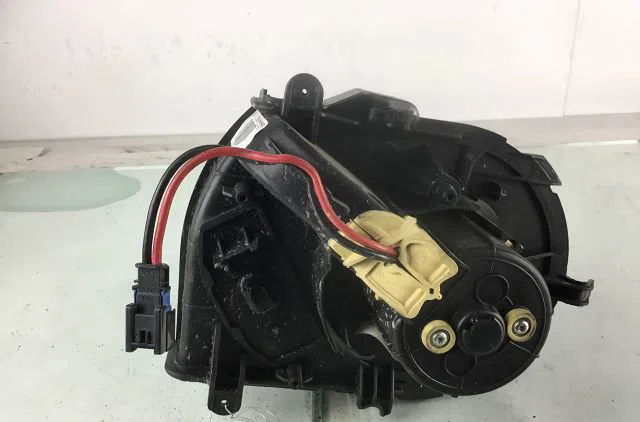 Moteur ventilateur chauffage Peugeot EXPERT Camionnette (VF3A_, VF3U_, VF3X_) 1.6 hdi 90 16v (2007) occasion