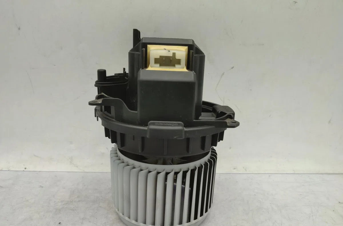 Moteur ventilateur chauffage RENAULT CLIO 5 PHASE 1 occasion