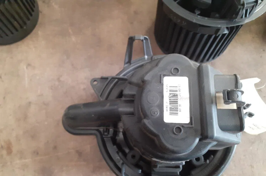 Moteur ventilateur chauffage Renault CLIO IV (BH_) 0.9 tce 90 (2012) 5 portes occasion