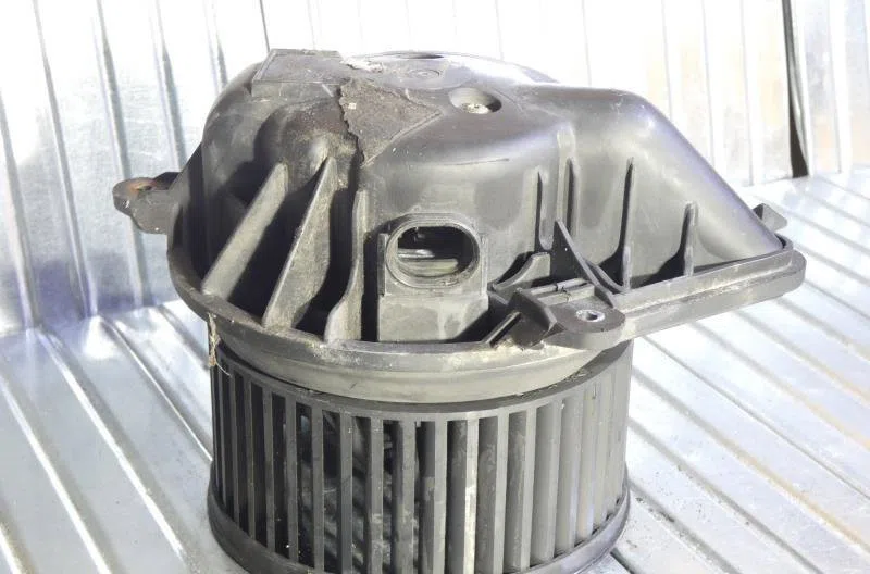 Moteur ventilateur chauffage RENAULT MEGANE 1 BREAK occasion