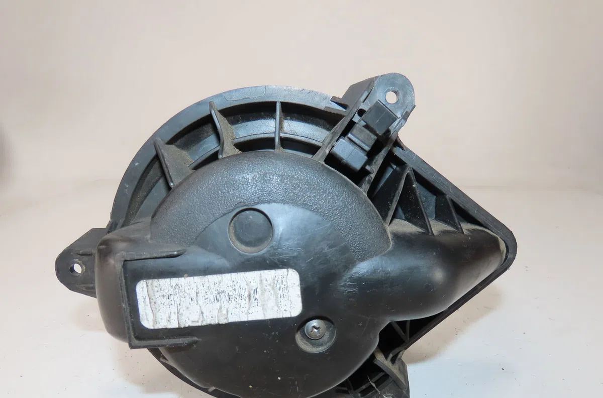 Moteur ventilateur chauffage Renault TRAFIC II Autobus-Autocar (JL) 2.0 dci 115 (2006) occasion