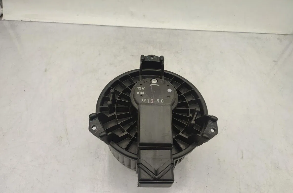 Moteur ventilateur chauffage SUZUKI SWIFT 4 occasion