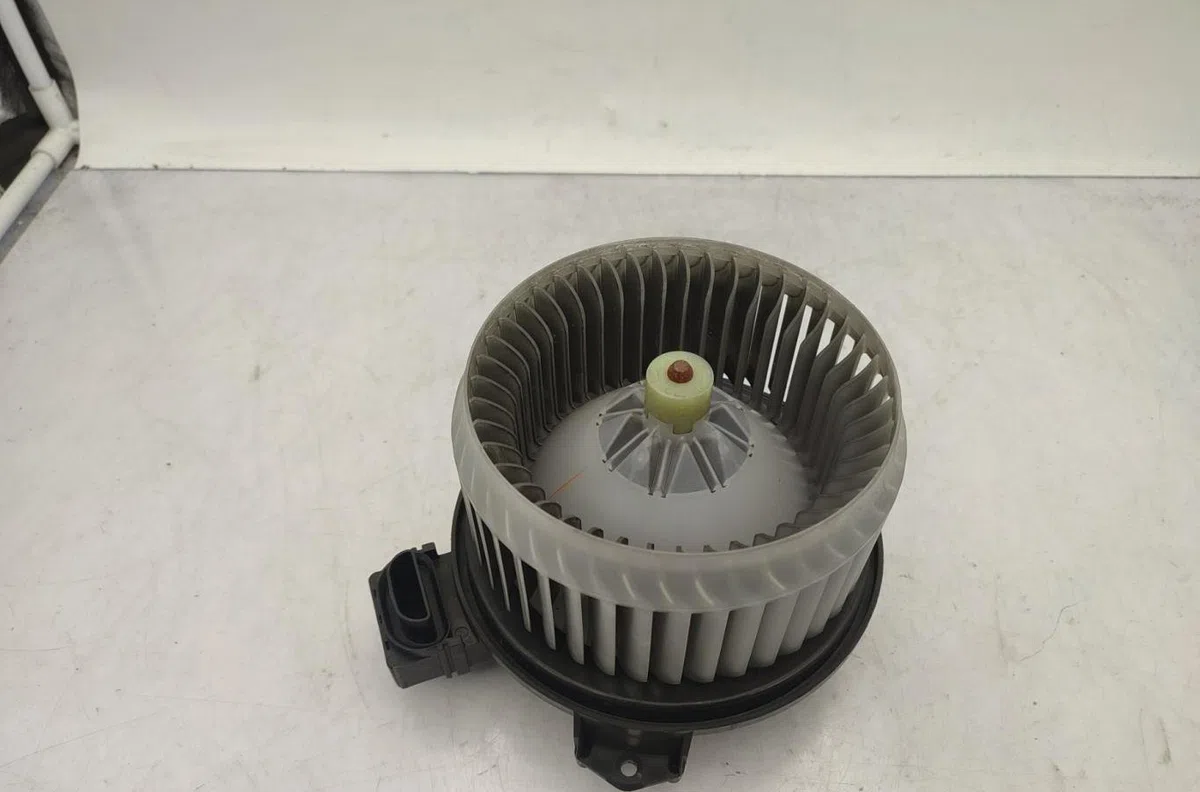 Moteur ventilateur chauffage SUZUKI SWIFT 4 occasion