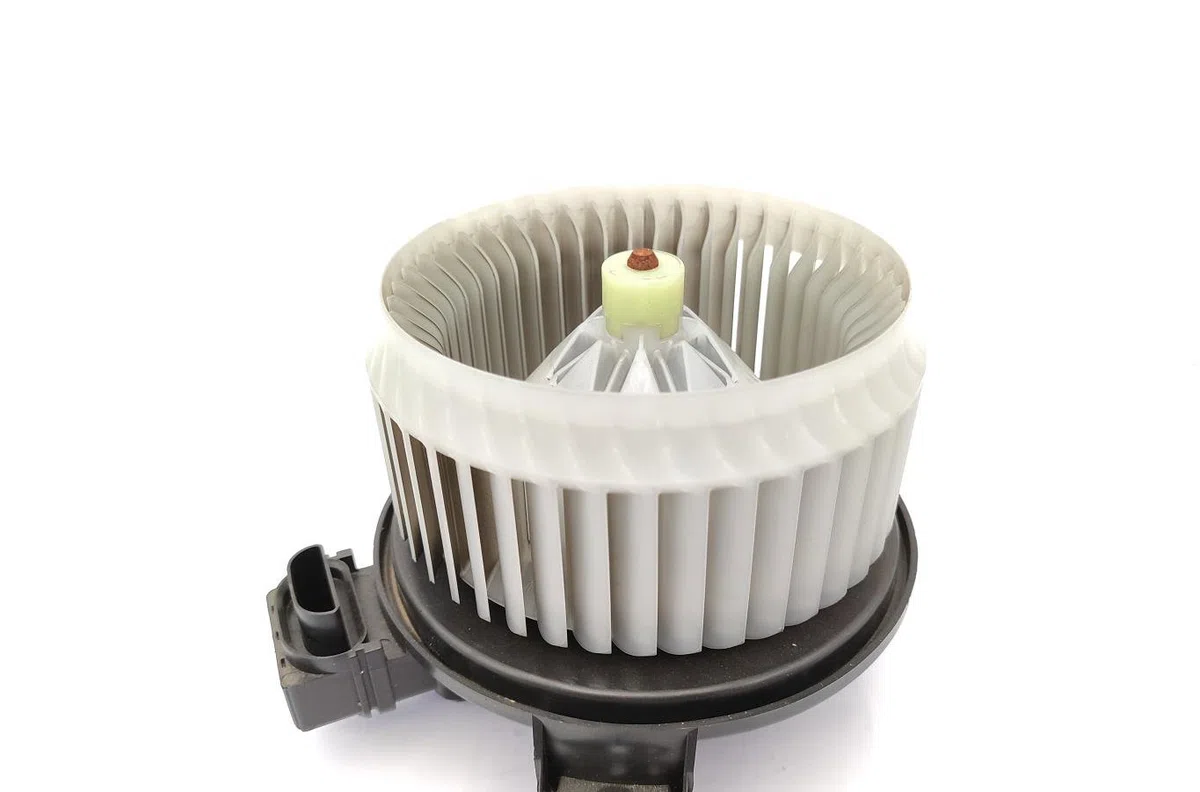 Moteur ventilateur chauffage TOYOTA YARIS 2 PHASE 2 occasion
