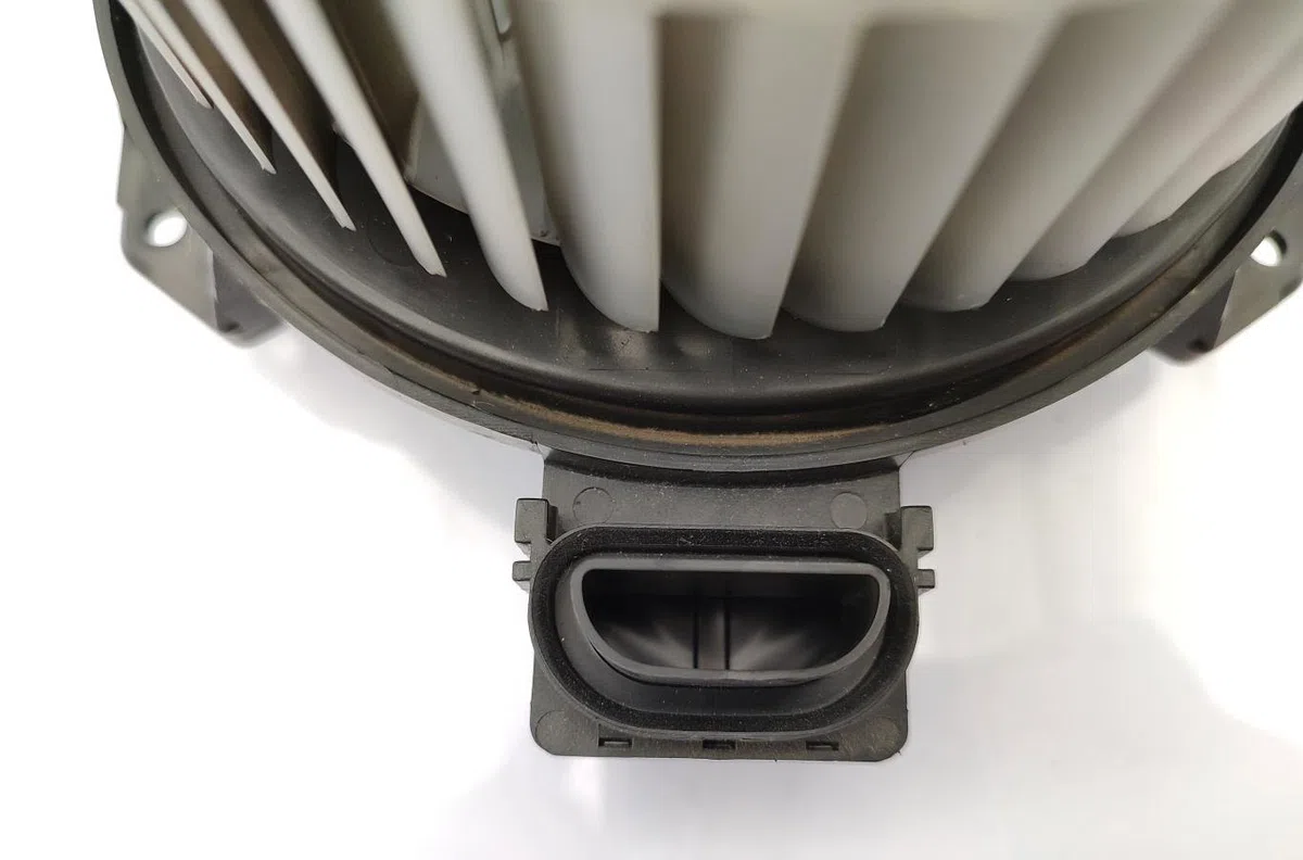 Moteur ventilateur chauffage TOYOTA YARIS 2 PHASE 2 occasion