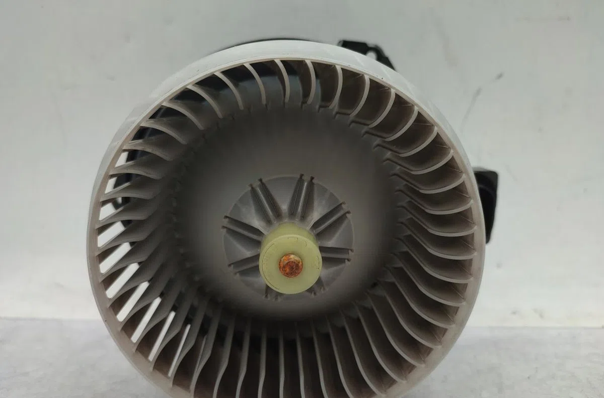 Moteur ventilateur chauffage TOYOTA YARIS 3 PHASE 2 occasion