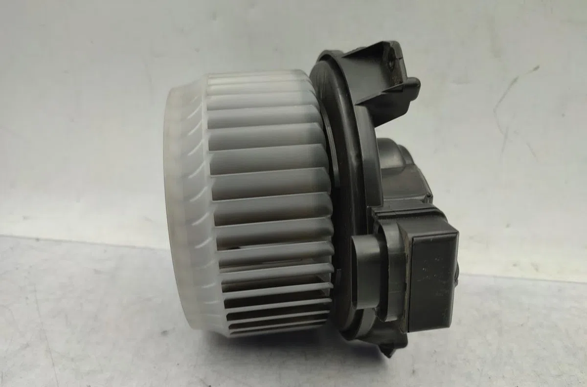 Moteur ventilateur chauffage TOYOTA YARIS 3 PHASE 2 occasion