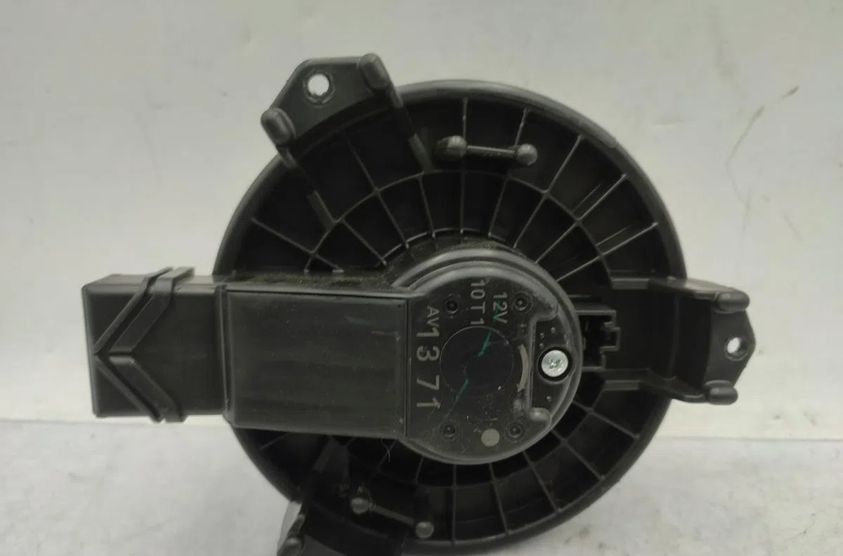 Moteur ventilateur chauffage TOYOTA YARIS 3 PHASE 2 occasion