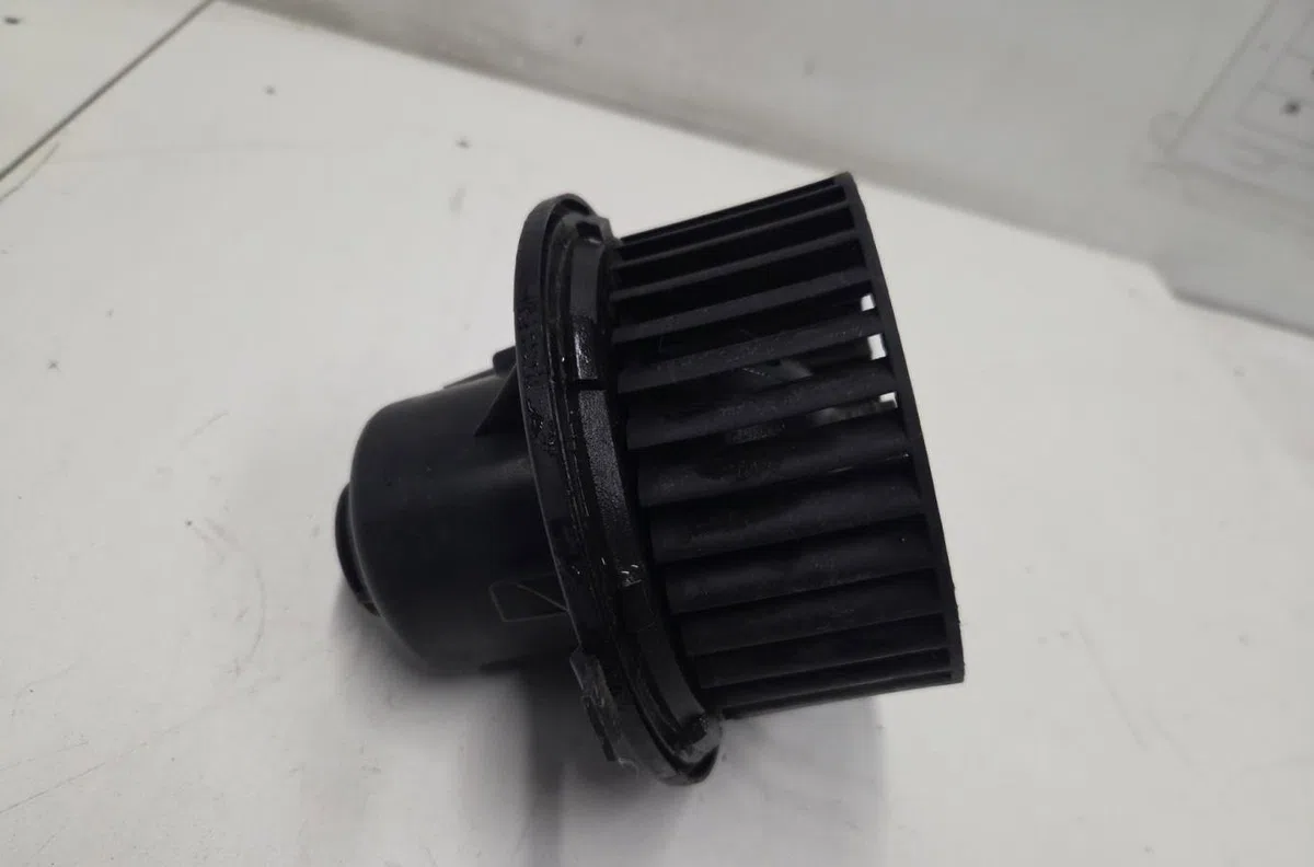 Moteur ventilateur chauffage VOLKSWAGEN GOLF 2 occasion